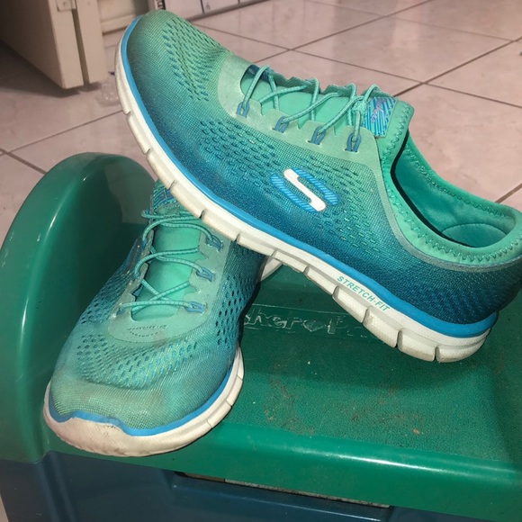teal skechers